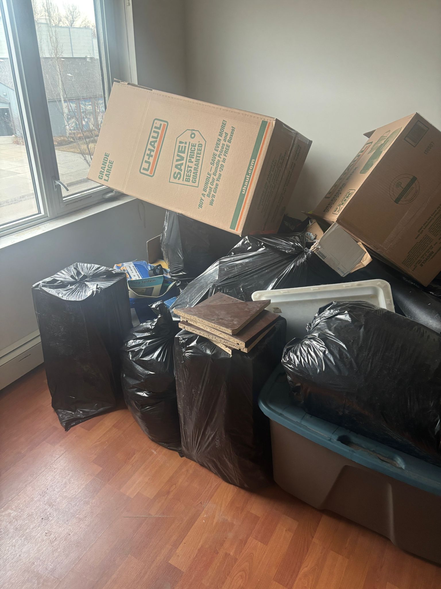 Experienced team providing cleanouts service in East Edmonton for property cleanup
