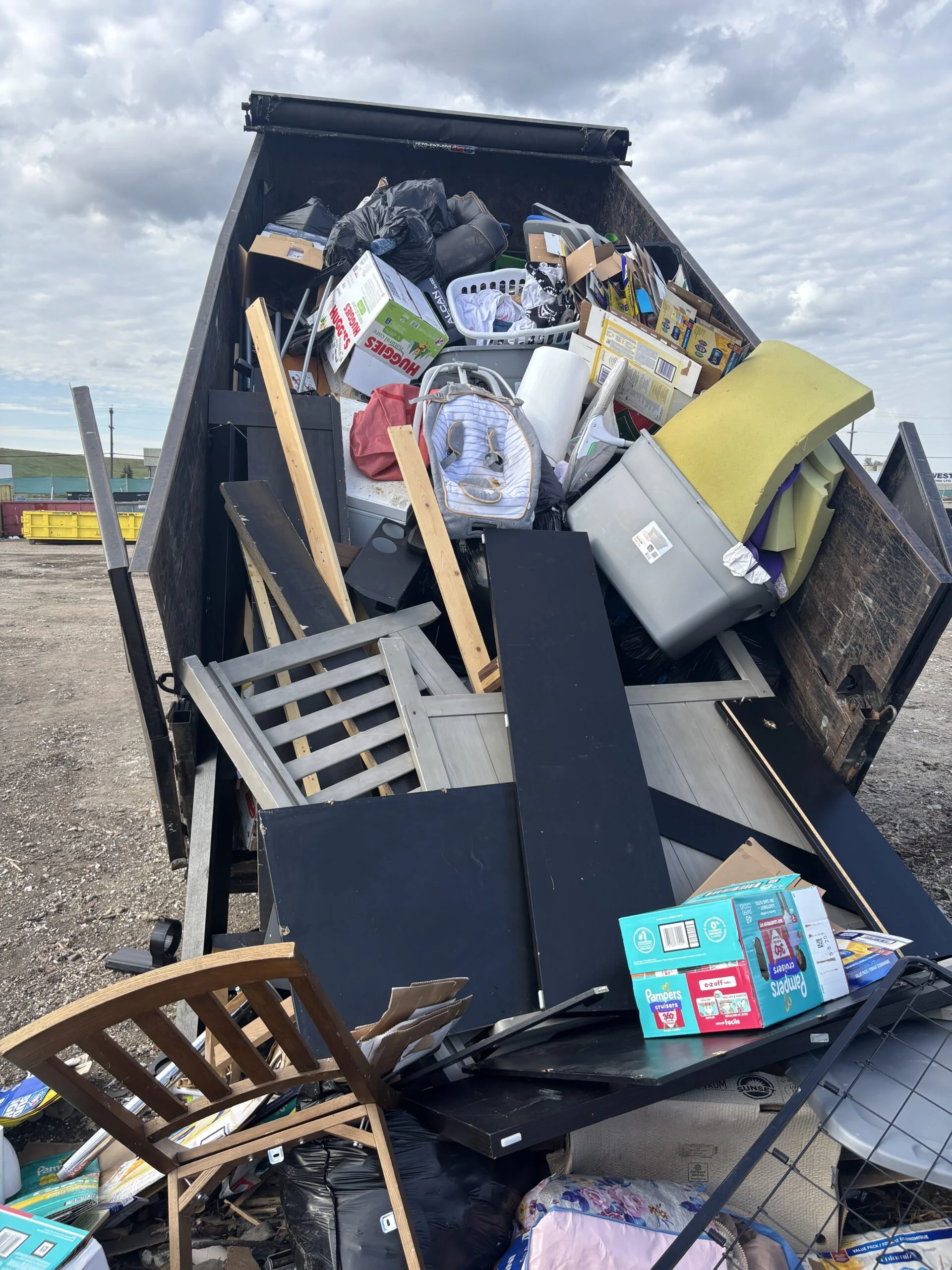 Edmonton junk removal and garbage bin rental service for residential and commercial cleanups